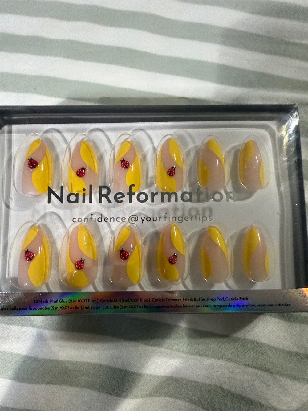 Nail reformation, yellow ladybug press on nails - Picture 2 of 2
